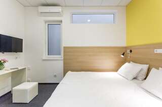Отель Orange Hotel Одесса Двухместный номер эконом-класса с 1 кроватью или 2 отдельными кроватями-5